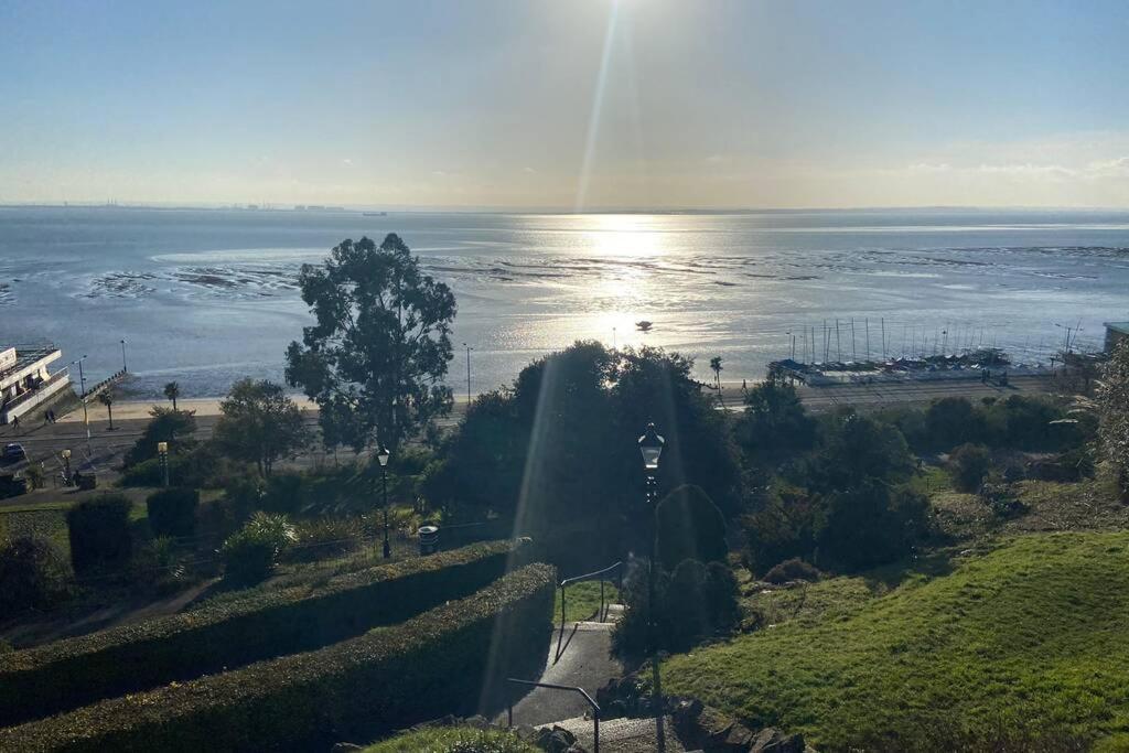 Sunny Spacious Apartment 2 Minutes From The Beach! Southend-on-Sea Exterior foto